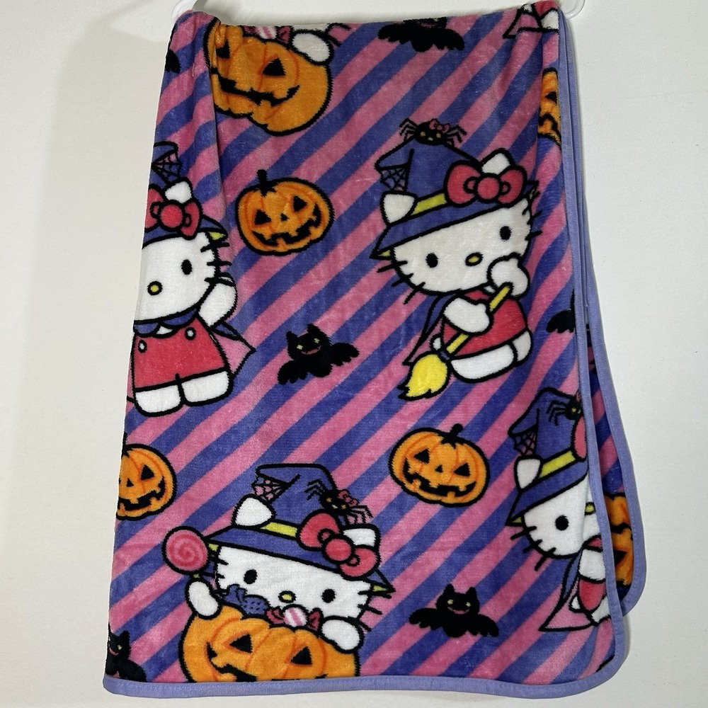 Hello Kitty Halloween Throw Blanket Plush Bat Pumpkin Purple Pink Striped 50x60